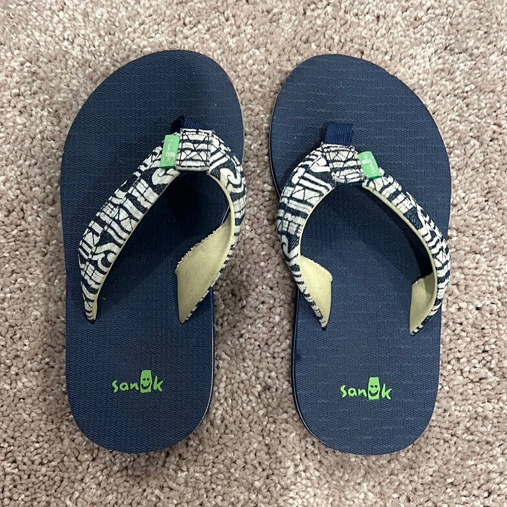 Sanuk Flip Flops